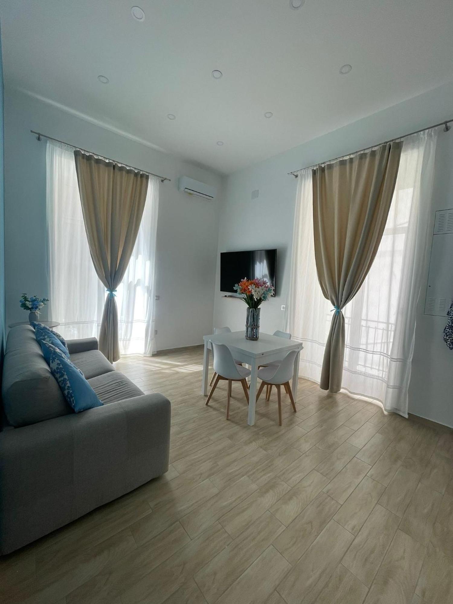 Duomo Luxury Apartament เนเปิลส์ ภายนอก รูปภาพ